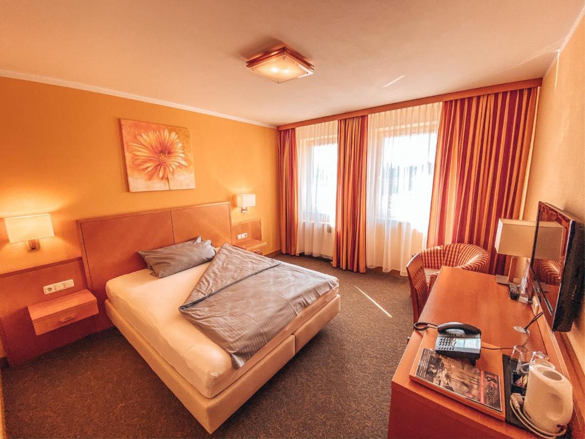 Hotel Schwertfirm Karlsfeld Exteriér fotografie