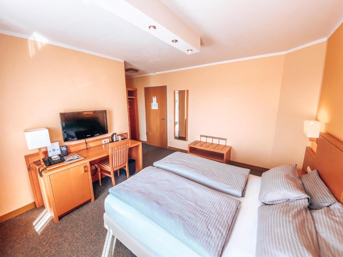 Hotel Schwertfirm Karlsfeld Exteriér fotografie