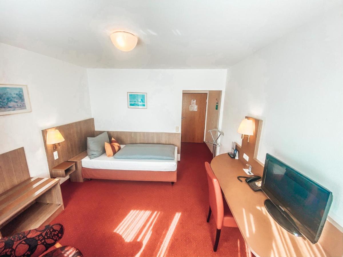Hotel Schwertfirm Karlsfeld Exteriér fotografie
